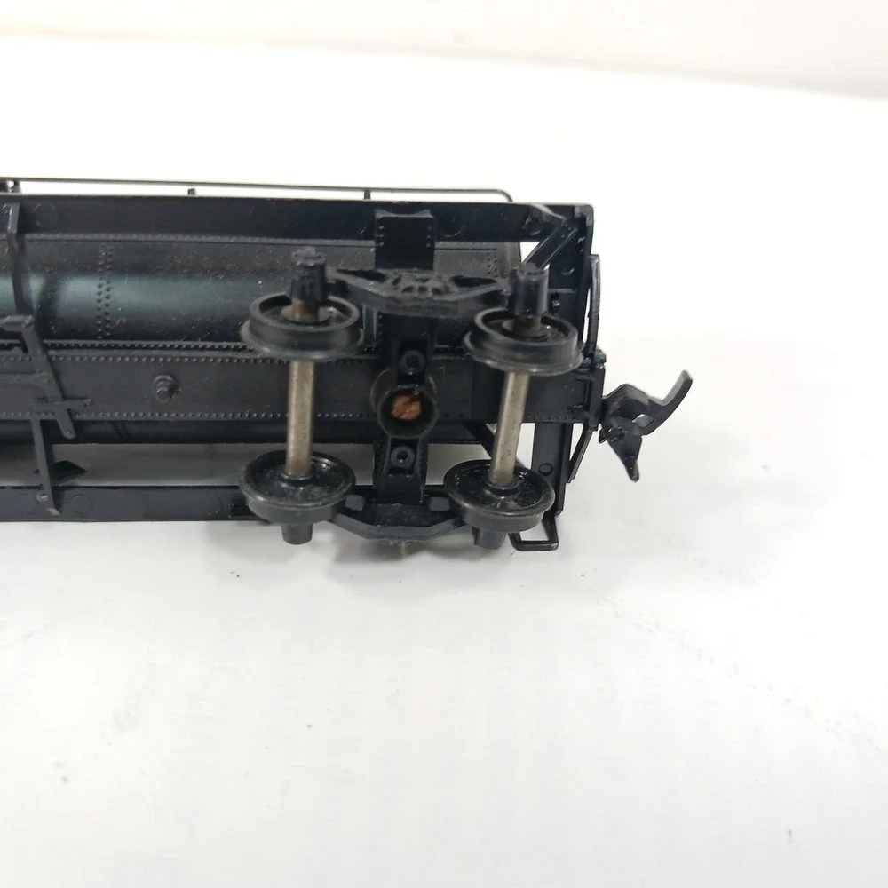 Athearn 1577 Baltimore & Ohio 40 Ft Single Dome Tank Car HO Scale Black B&O X409